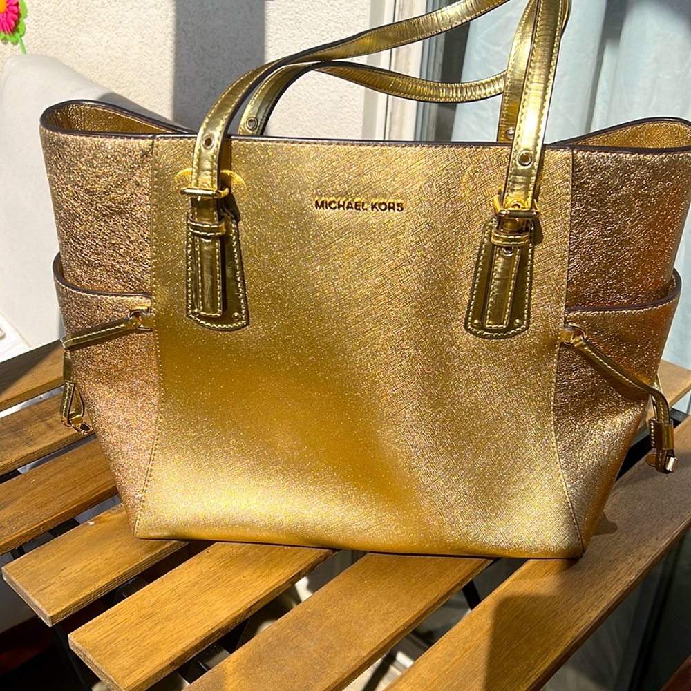 Michael kors gold bag
